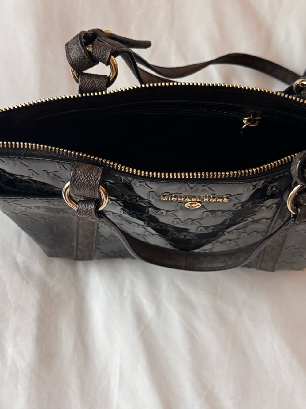 Michael Kors Black Small Tote with Matching Wallet - Picture 7 of 9